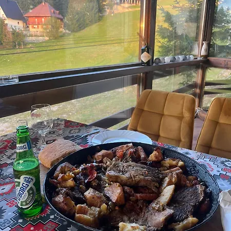 Frühstückspension Whispering Pines Sisava