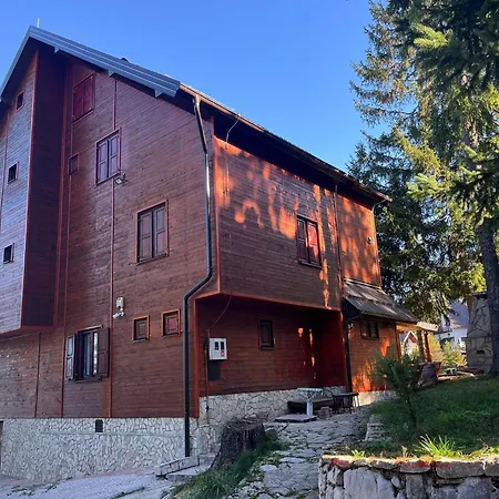 Vendégház Whispering Pines Šišava