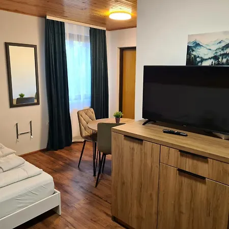 Whispering Pines 4*